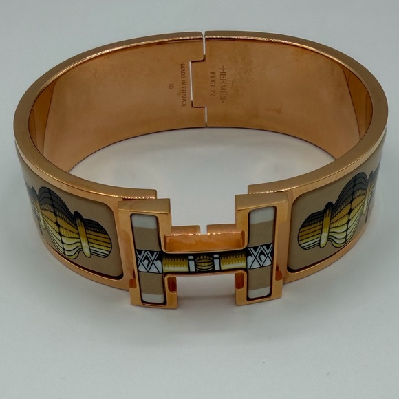 Brand New Hermès Clic H Enamel Wide Bracelet in Rose Gold - Picture 2 of 6